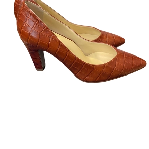 • Sarah Flint • Embossed Italian Leather • - Picture 2 of 5